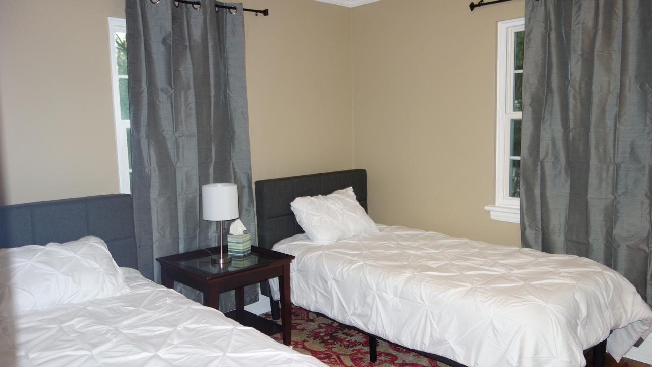 The Right Side Duplex Apartment Charlotte Exterior photo